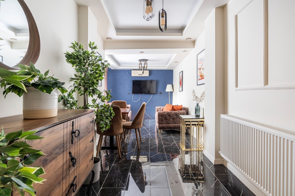Refreshing Duplex Flat With Jacuzzi in Sisli