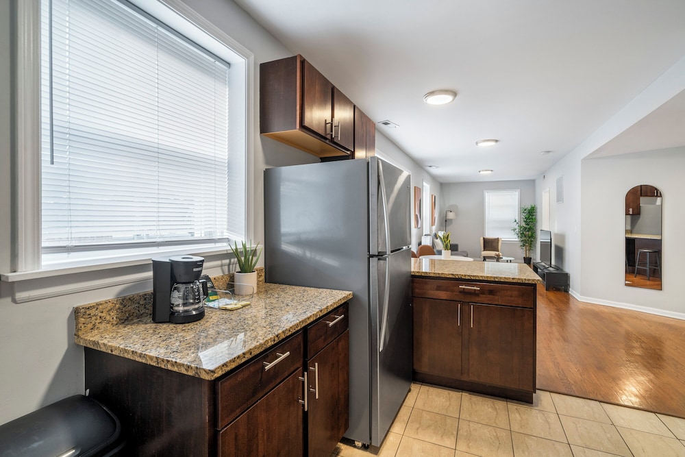 Cozy 1BR - Sunnyside 2N - Image 5