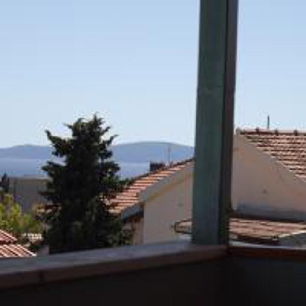 Cozy Apartment 16 With Double bed Sleeper Couch view 5