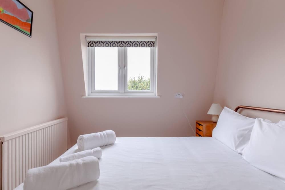 Quaint & Cosy 1 Bedroom Flat - Kensington Olympia!