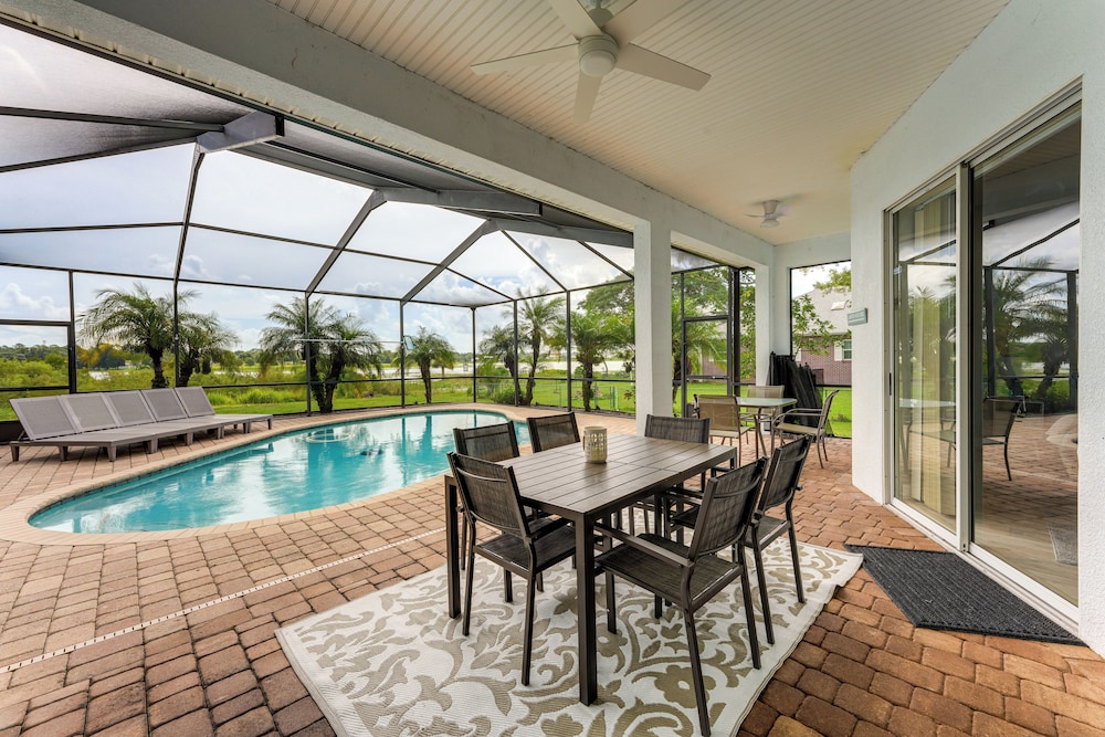 Game, Swim & Unwind: Lakeside Retreat Near Disney