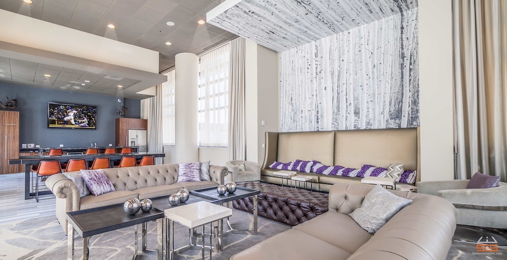 Group Stay 3 Penthouses in the Same Building
