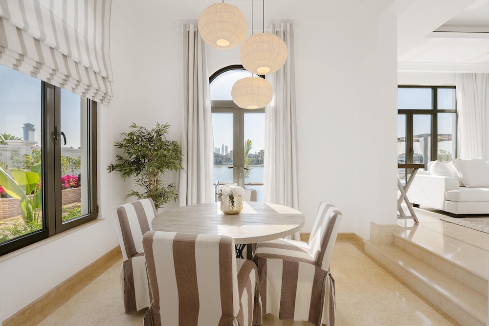 Villa on Beach w Private Pool The Palm Jumeirah