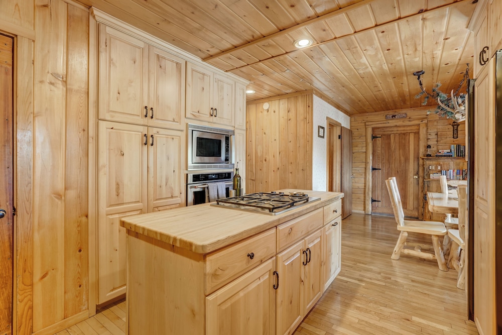 Log Lodge