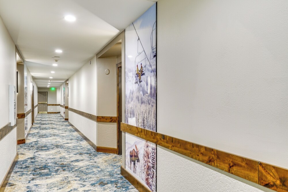 Walk to Ski Lift: Resort Condo in Park City!