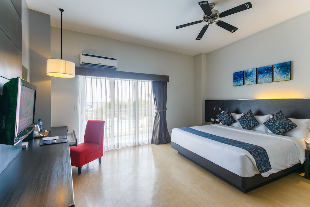 Solea Seaview Resort