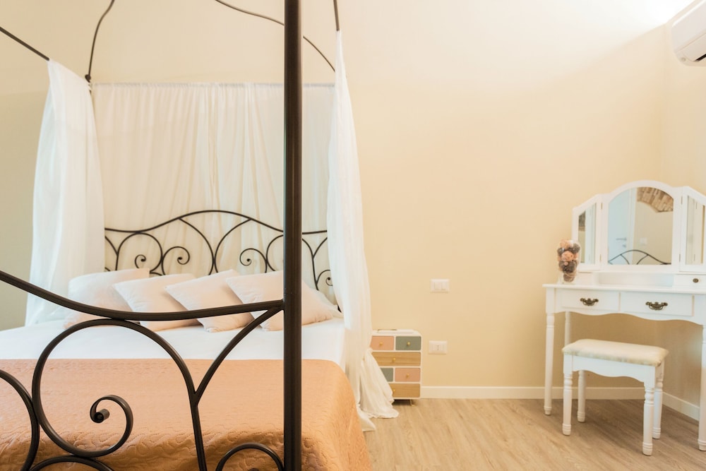 Romantic Escape City Centre With Jacuzzi & Parking by Rent all Como