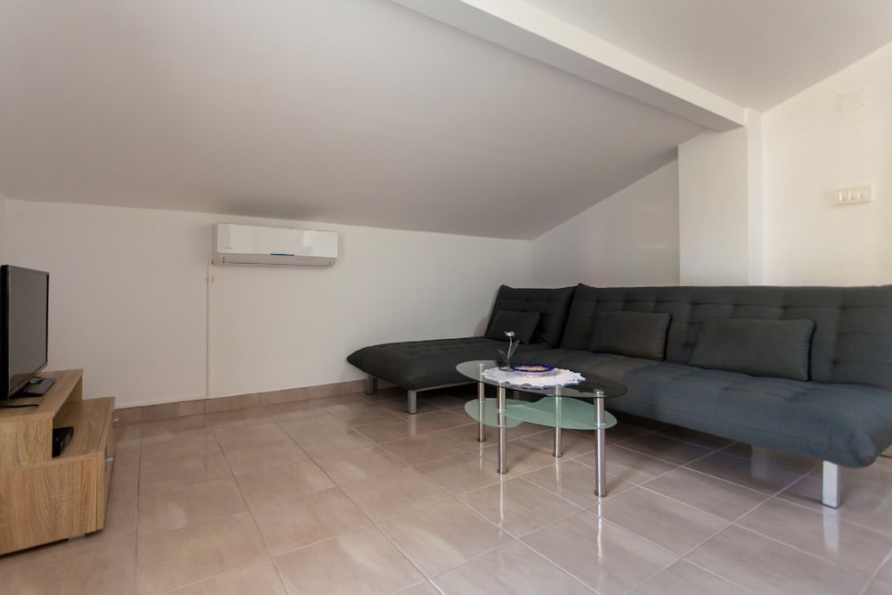 Adorable House Apartment With Roof Terrace view 5