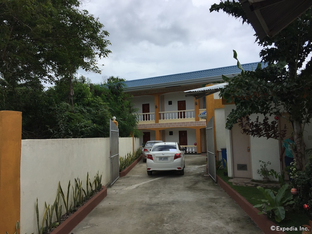 Gemini Hotel & Restaurant
