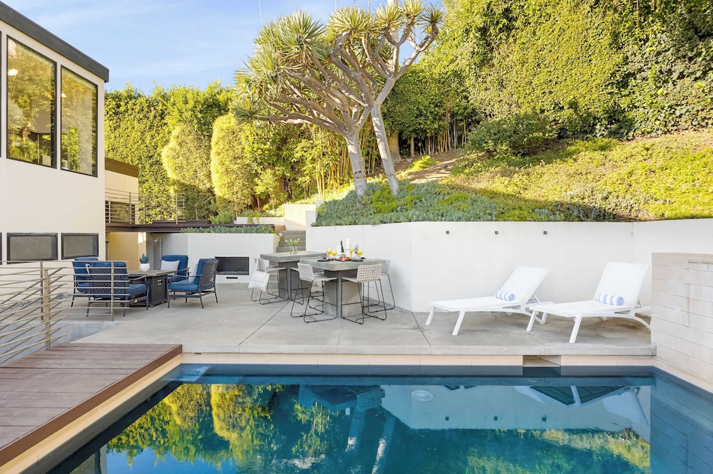 Kings Road West Hollywood Luxury Pool, Views, Firepit, Modern Design