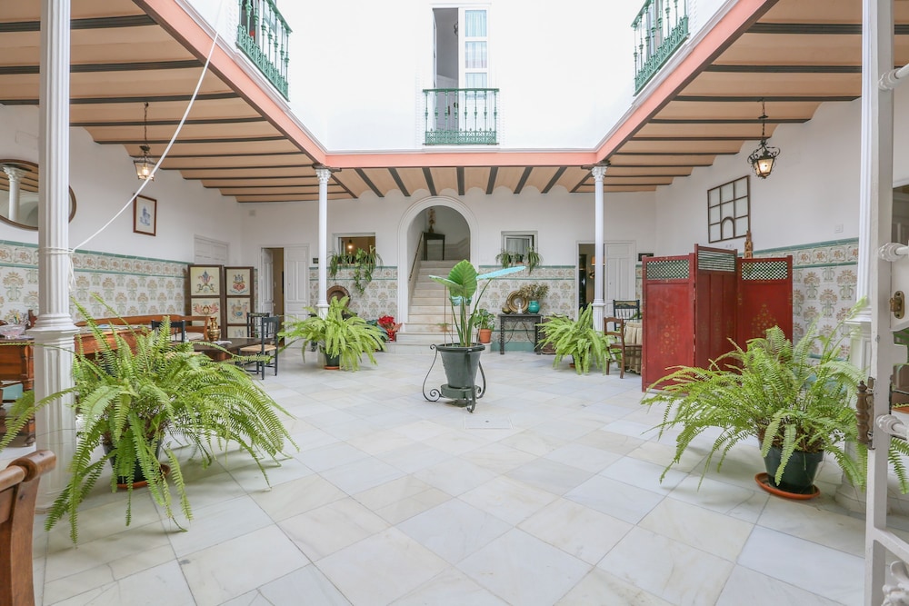 Reception & Lobby