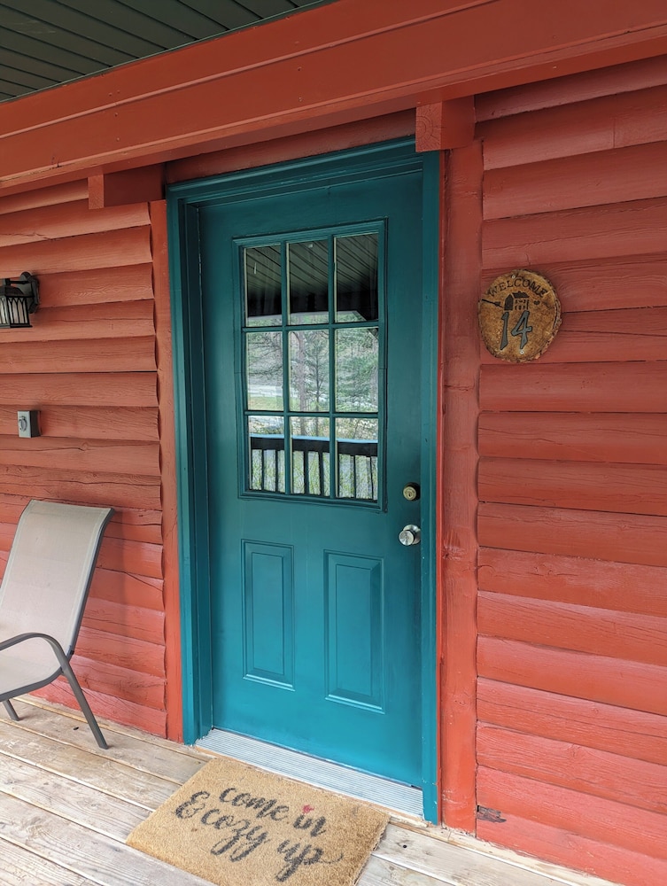 Ponderosa Pines Inn and Cabins