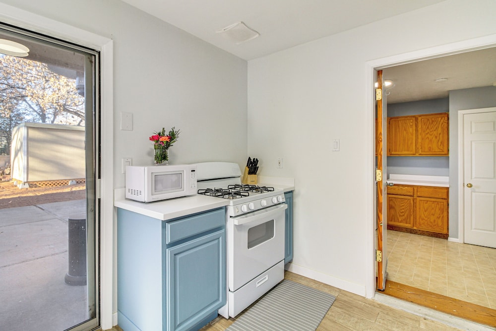 Cozy Home w/ Grill & Games in Albuquerque!