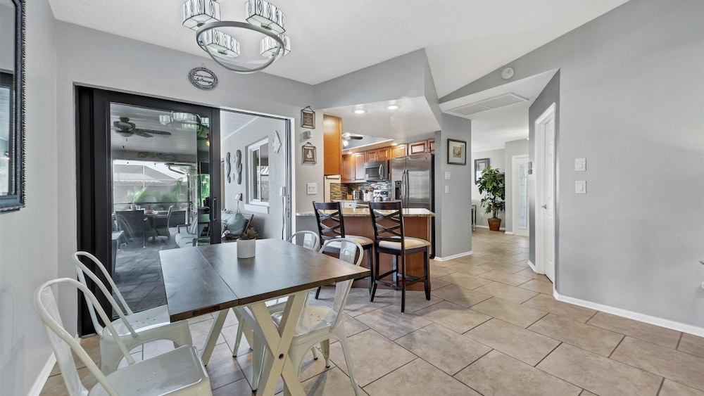 The Canal House Of Punta Gorda Isles, Pool, Pet Friendly, Kayaks, Bikes 3 Bedroom Home