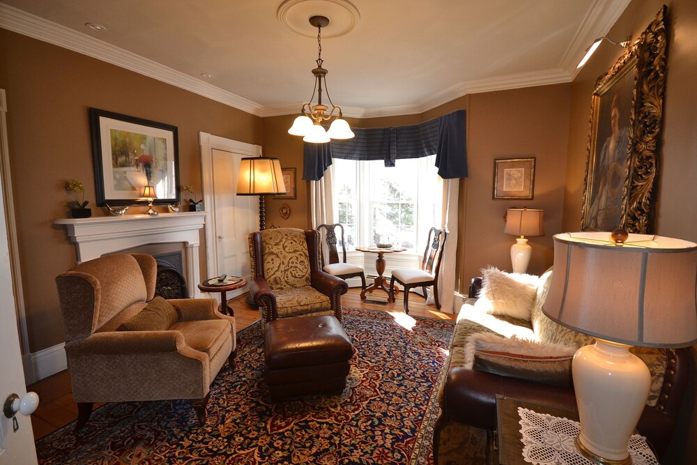 The Briarwood B&B