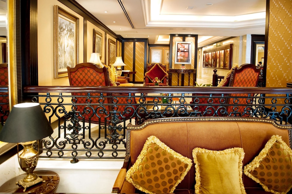 Ascot Hotel - Image 3