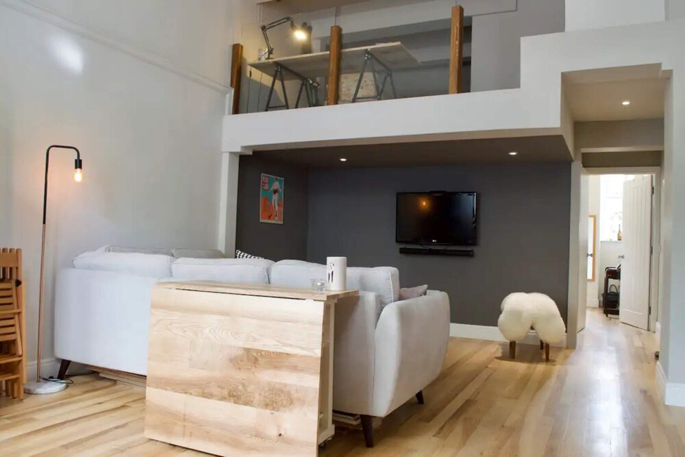 Modern 1BD Flat in Edinburgh view 3