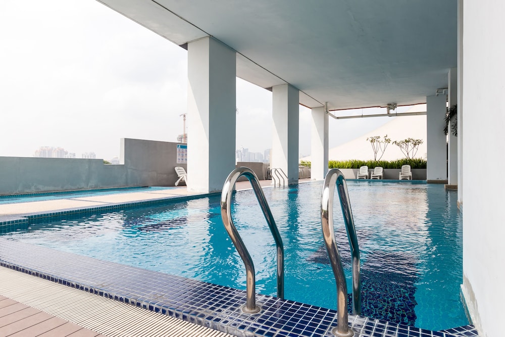 Boulevard Service Apartment KL by Airhost