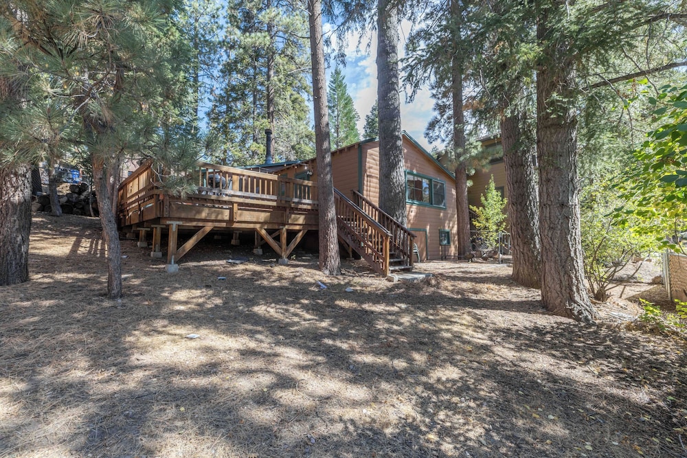 True Big Bear Lake Cabin with jacuzzi