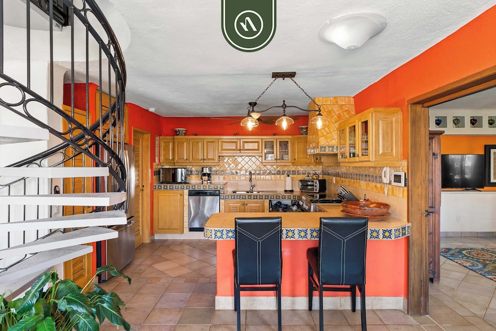 Mexican 2 BR Condo - Private Pool - Romantic Zone