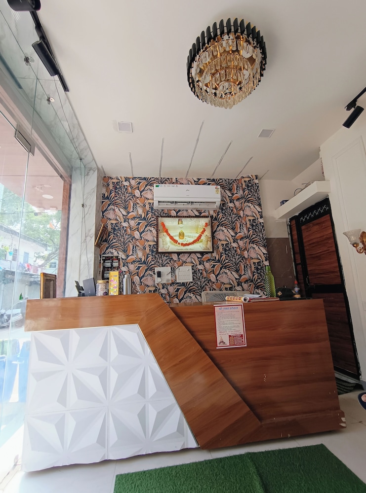 Shri Radha hotels