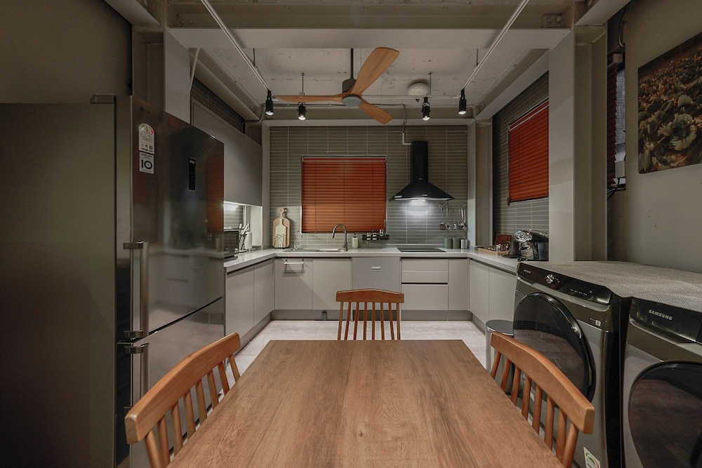 L9 Tailor Serviced Home near Hongik Univ