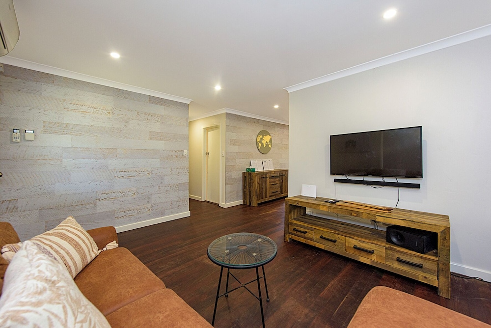Willmott Beach House