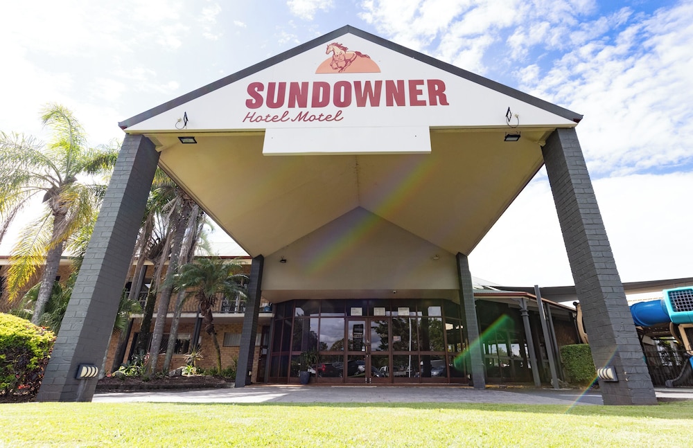 Sundowner Hotel Motel