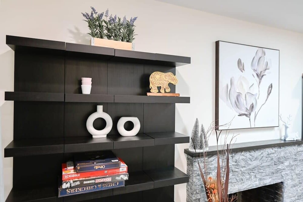 @ Marbella Lane - Exquisite Home 3BR
