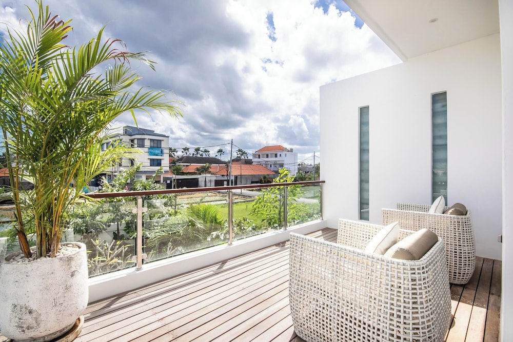 Brand New 4br Villa 400 to Finns Canggu