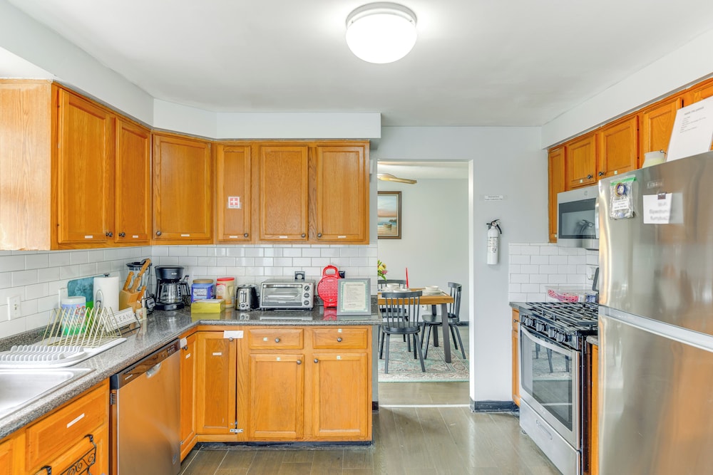 4 Mi to Dtwn: Family Home in Buffalo