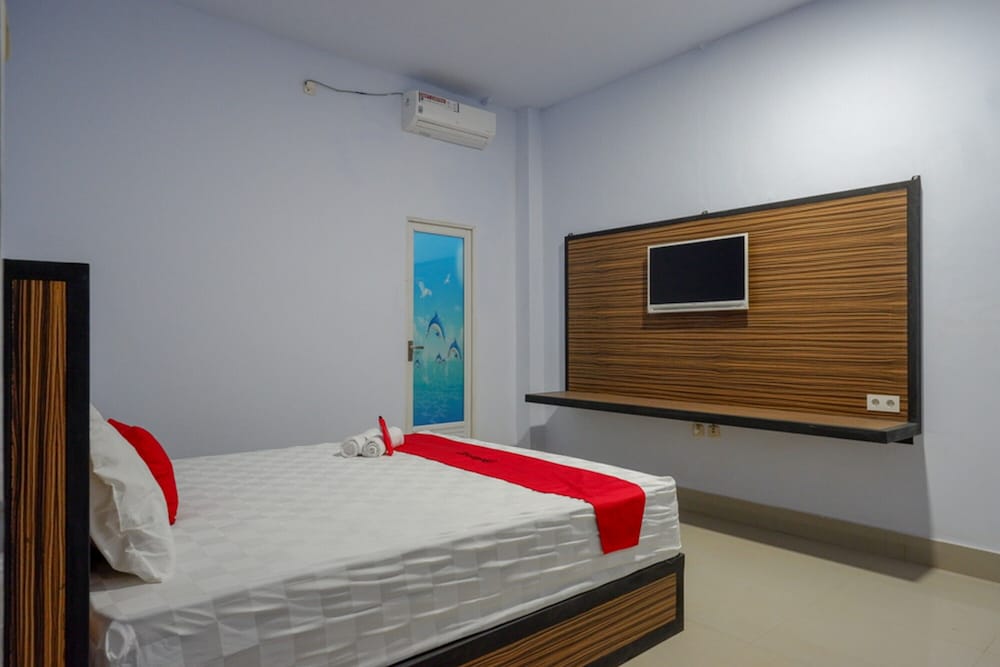 RedDoorz near Taman Kota Kendari view 5