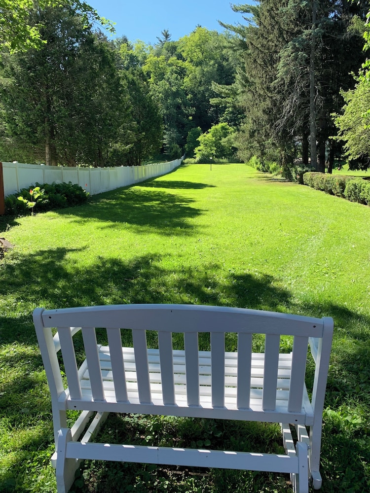 Grand Colonial B&B