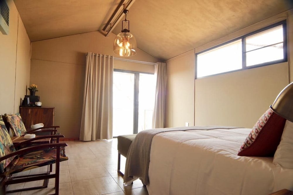 Kifaru Luxury Lodge & Bush Camp view 5