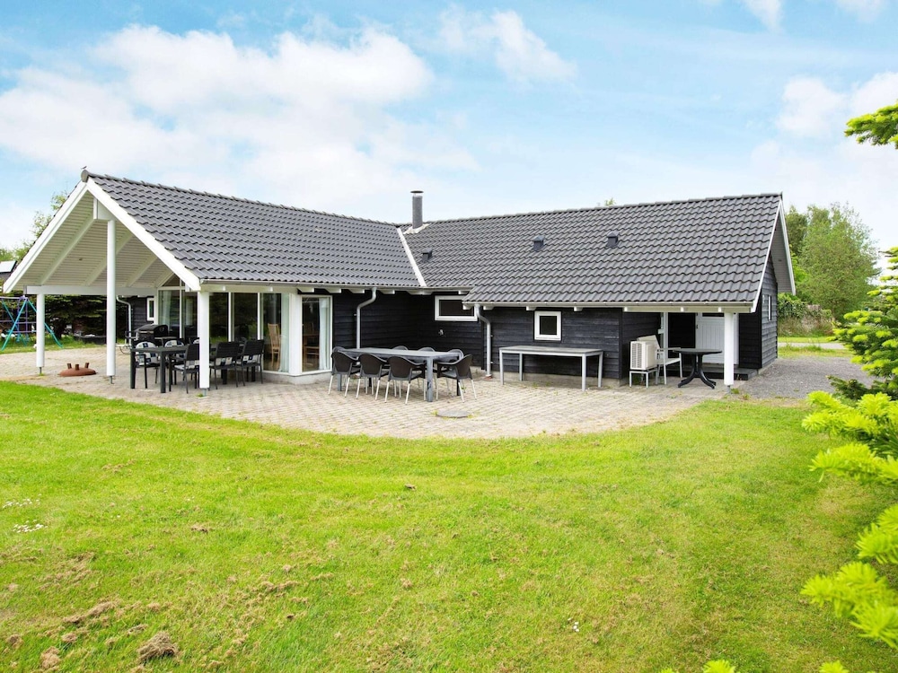 12 Person Holiday Home in Vaeggerlose