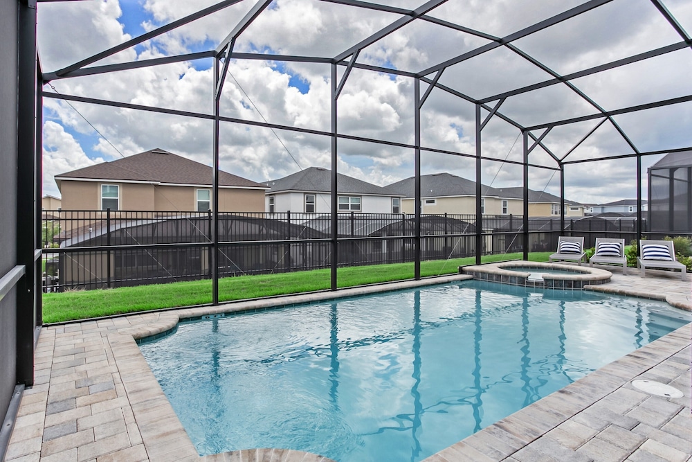 6 BD 5 BH Villa Game Room Spa Pool - Image 3