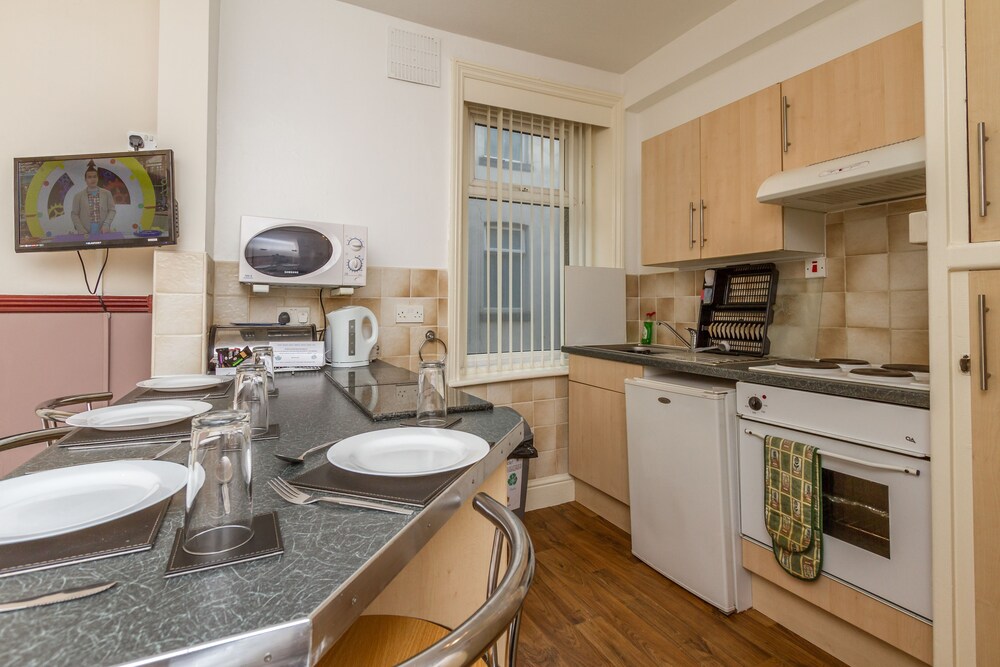 Lynton Apartments