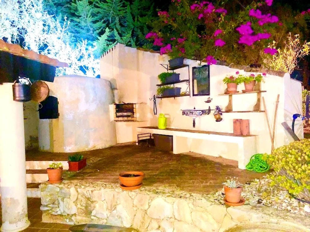 Porches Private Pool Villa 17 Guests