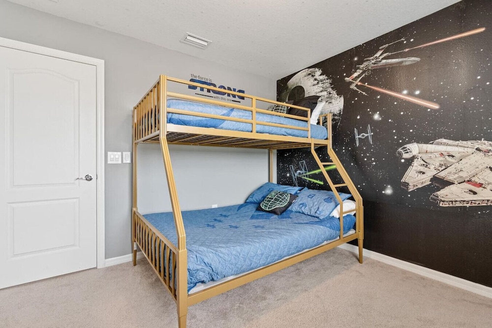 Spacious 5BR Villa w Private Pool Near Disney