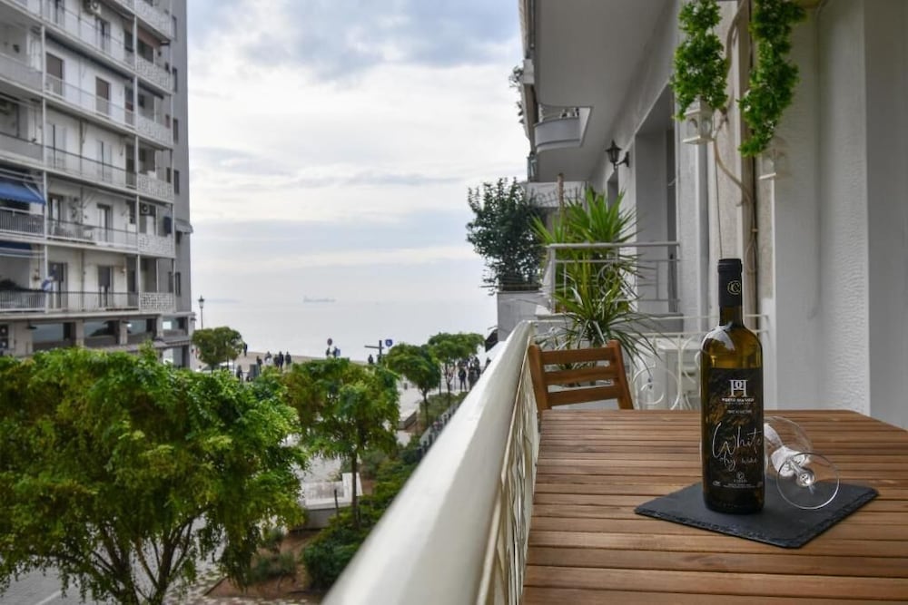 Porto Sea View Apartments - D. Gounari 5