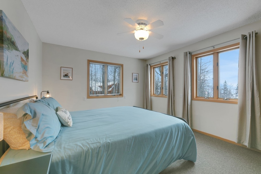 Spacious 8-BR Leech Lake Retreat w/ Game Room