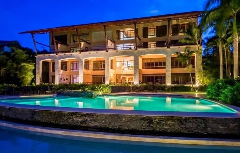 Oasis Casa Condo