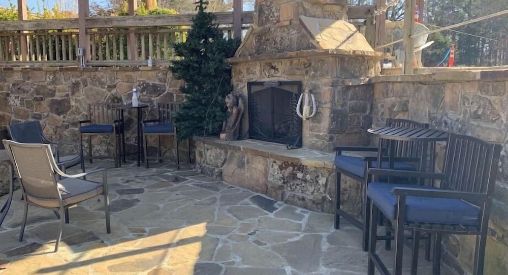 The Bear Den