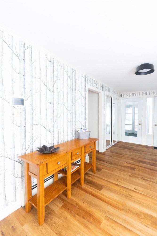 Bungalow by the Bay Spot on Wellers Bay - PEC-3