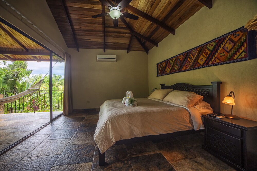 La Finca Lodge view 2
