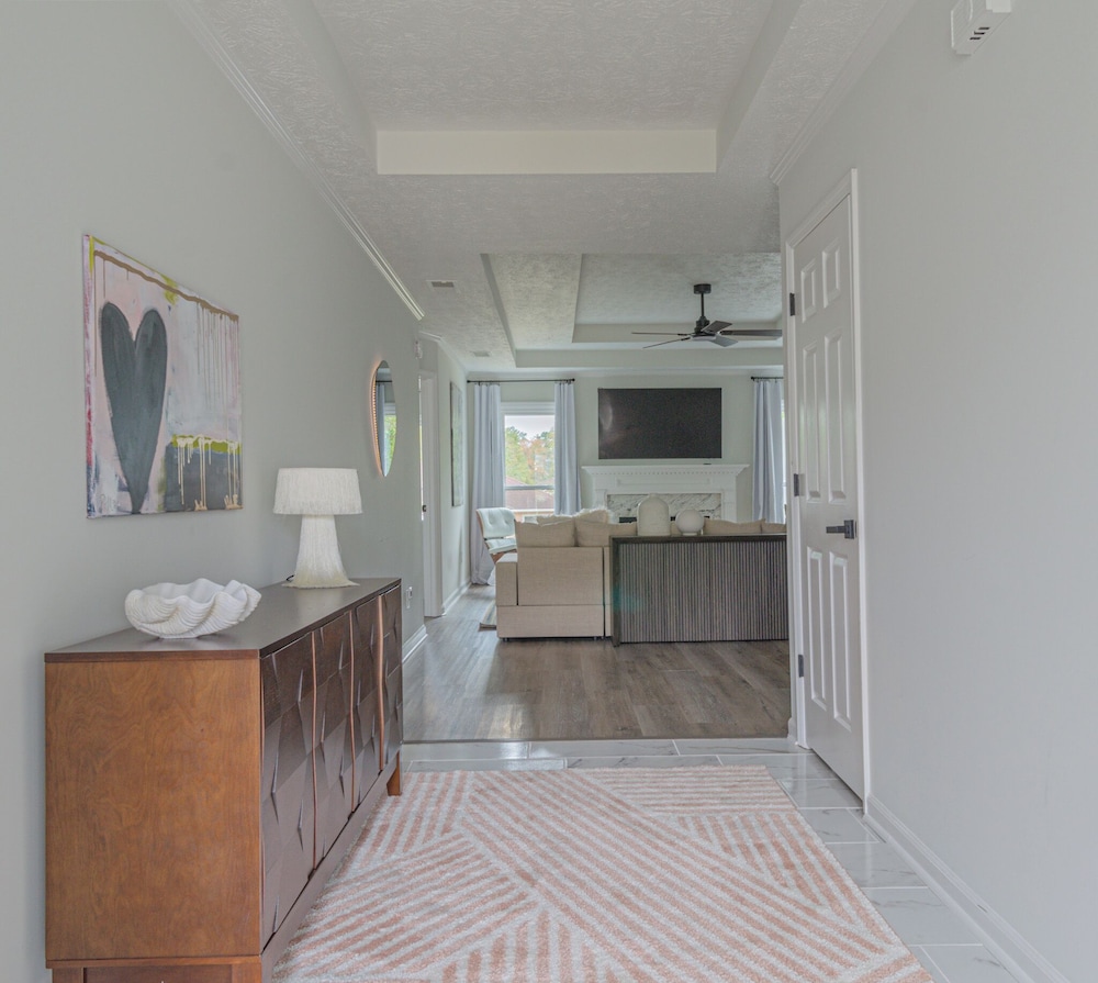 6-Bed Artistic Home with Game room