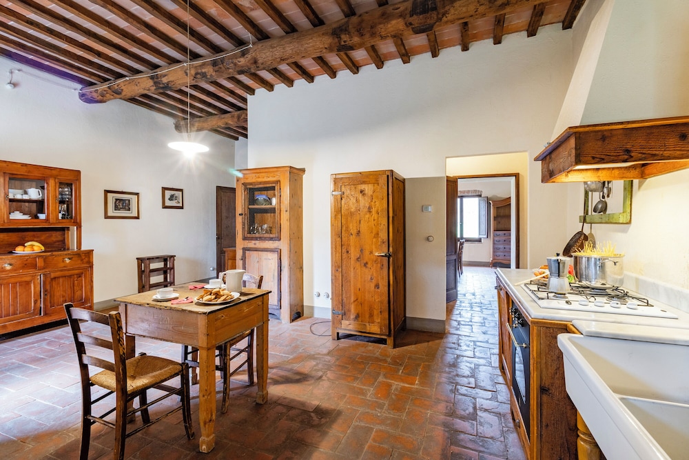 Family Tuscany Villa with private pool