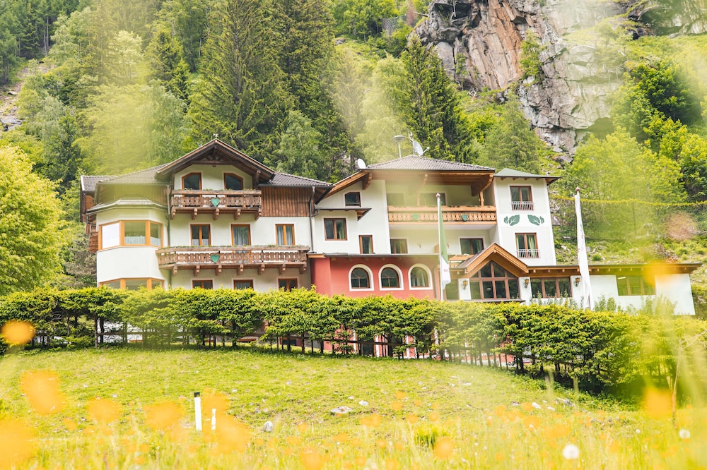 Pirker's Natur- & Bio Familienhotel