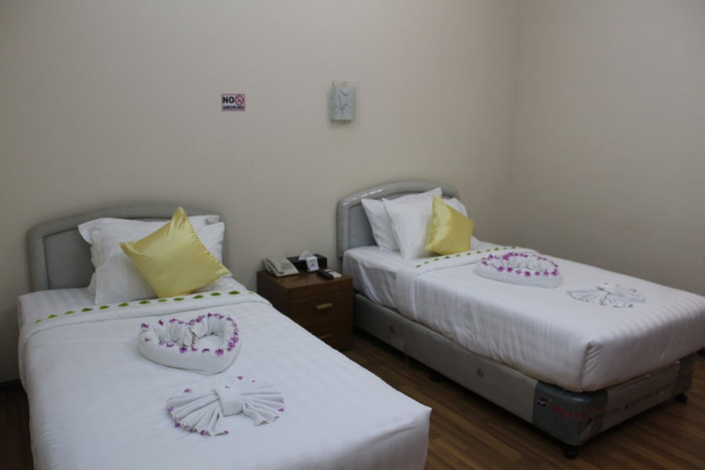 Law Ka Thit Sar Hotel - Hostel