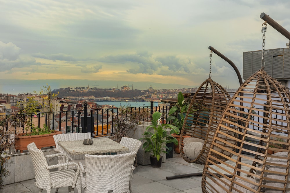 Ayramin Deluxe Hotel - Image 6